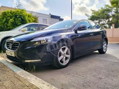 Volvo V40 2.0 D2 Momentum BVM 120ch 2016 diesel occasion à Rabat