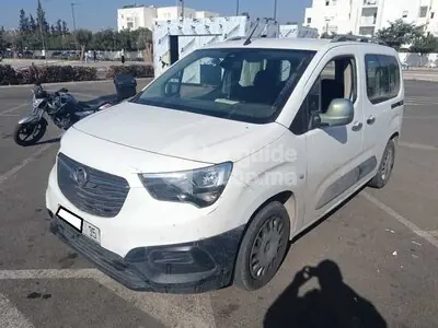 Opel COMBO LIFE 1.6 CDTi 4PL Essentia BVM 92ch 2021 diesel occasion à Agadir